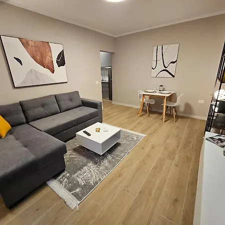 Apartament Brian's In 2 *