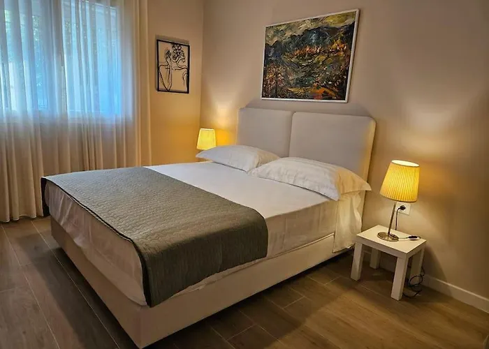 Brian's In 2 * Tirana