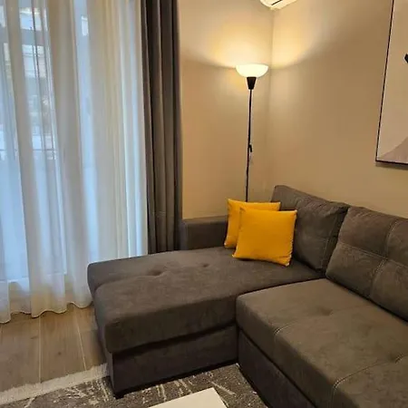 Apartment Brian's In 2 Tirana